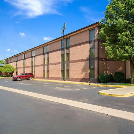Quality Inn & Suites Sellersburg Exterior photo